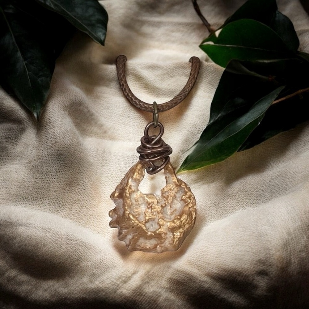 5 For $25💫Bronzed Metallic Nautical Shell Necklace Pendant